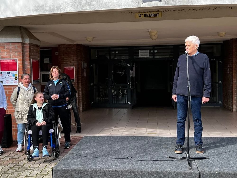 Csenge gyógyulásáért kutyagoltak