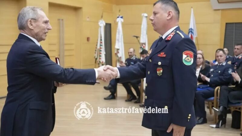 Belügyminiszteri elismerés egy szolnoki tűzoltónak