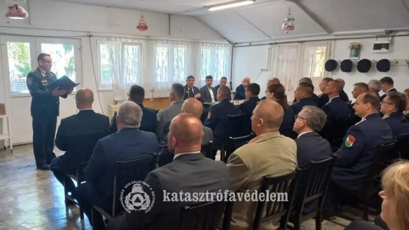 Vármegyei tűzoltókat ismertek el