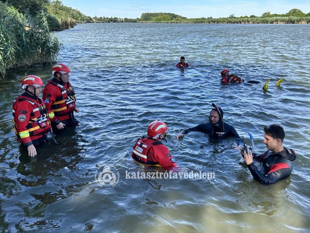 Nemzetközi vízimentő minősítést szerzett a HUNOR tagjaként egy mezőtúri tűzoltó