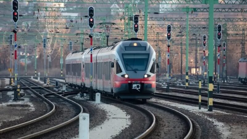 Jön a 14 év alatti ingyenes utazás és még egy sor kedvezmény