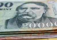Hidvéghi Balázs: többéves, előre kiszámítható béremelési programot tervez a kormány