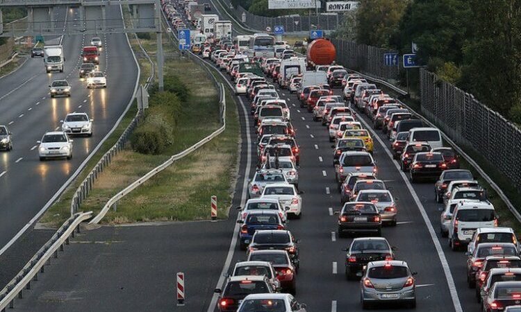 Hatsávossá bővül az M1-es autópálya Győrig