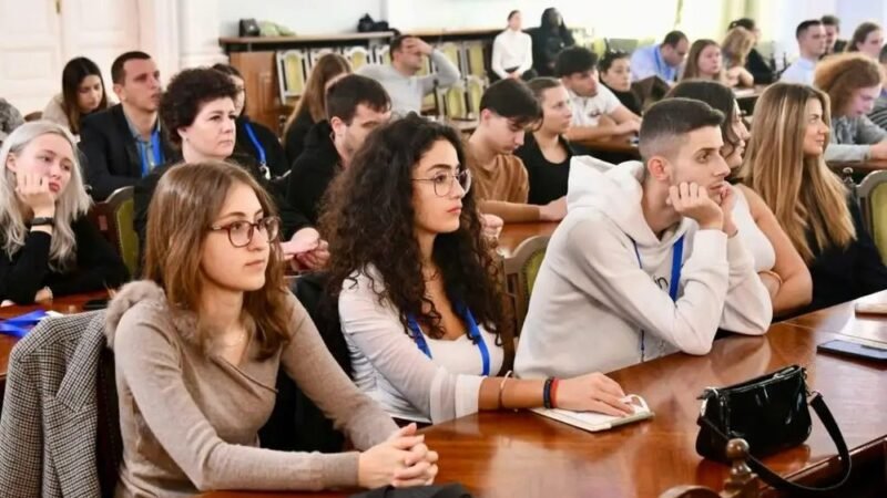 Középpontban a víz – 15 ország fiataljai tanácskoztak