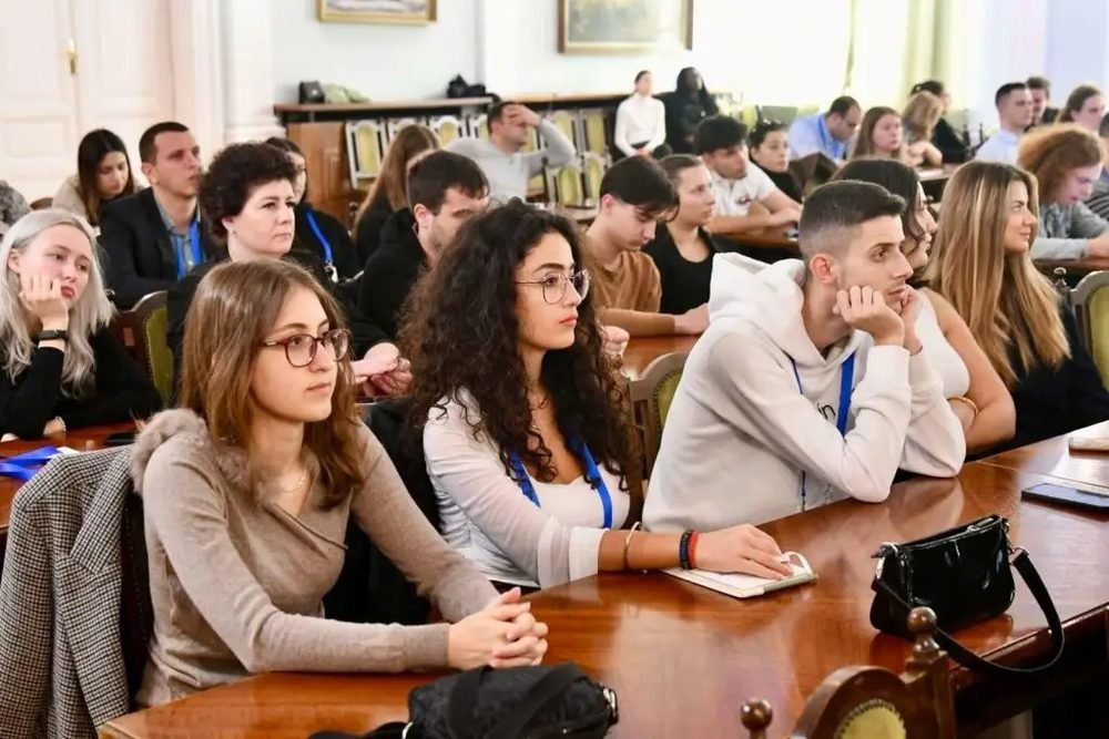 Középpontban a víz – 15 ország fiataljai tanácskoztak