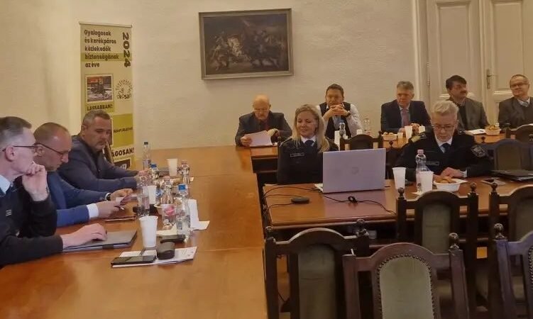 Bizottsági ülés Szolnokon