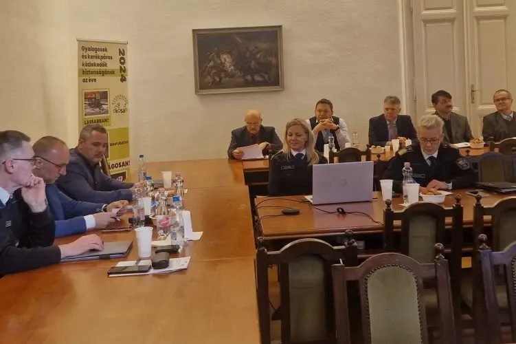 Bizottsági ülés Szolnokon