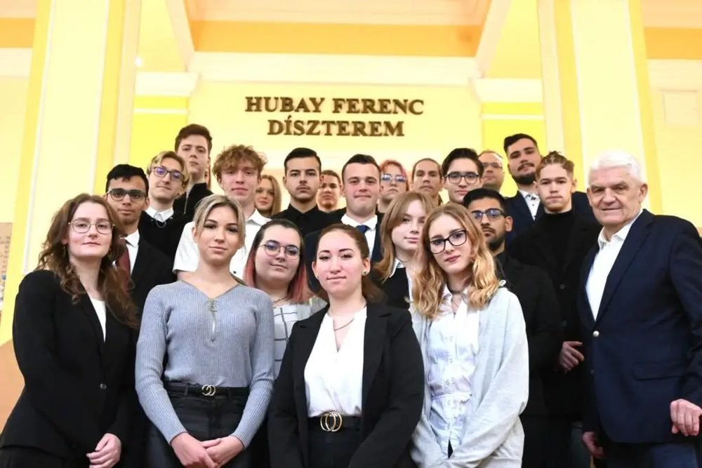 Átvette a város kulcsát az új diákpolgármester