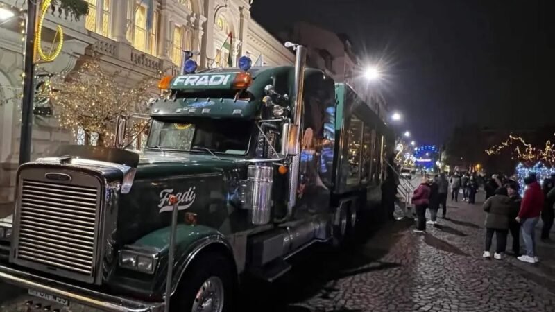 A Fradi kamion is begördült az adventi faluba