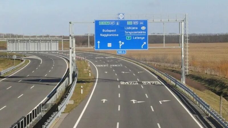 Töretlen volt az éves autópálya-matricák népszerűsége 2023-ban is