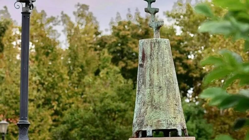 Kortárs szoborpark a Tisza-parton
