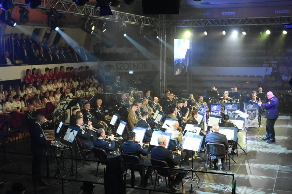 Gálával vette kezdetét a jubileumi év