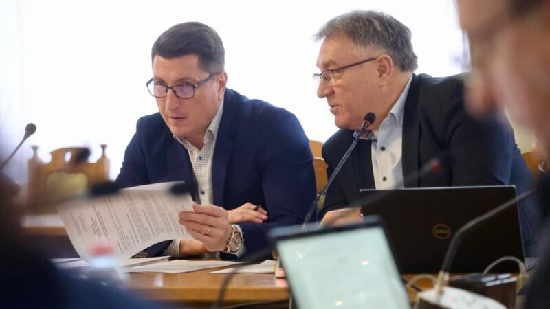 Többeknek adna „kalácspénzt” a Fidesz-frakció