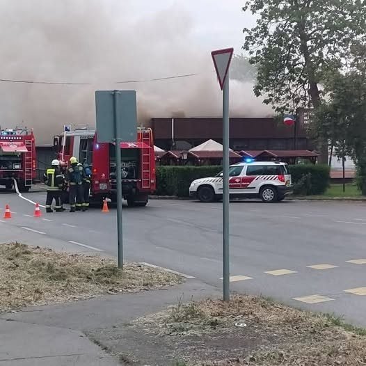 Tűz ütött ki az Evezős Csárdánál