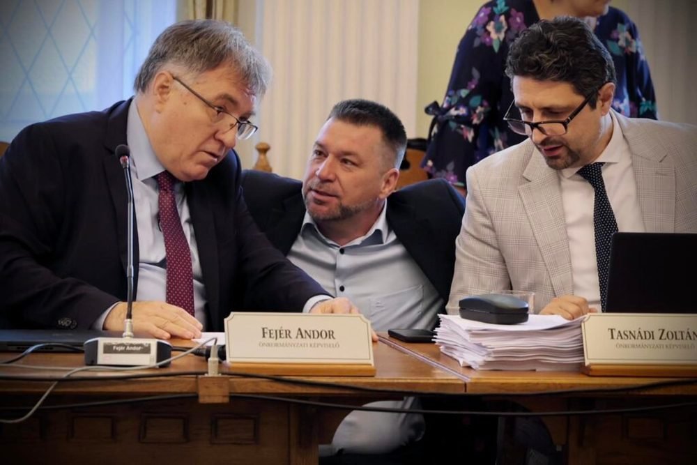 Polgármesteri hiszti, távozó hivatalvezetés