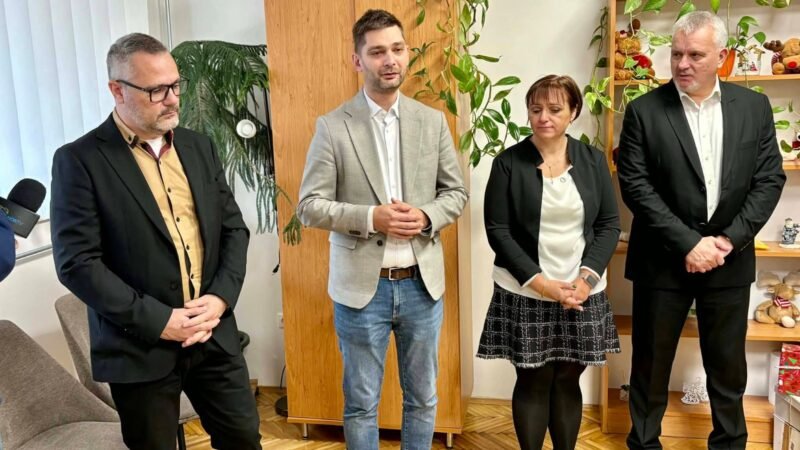 Dobozba zárt szeretet