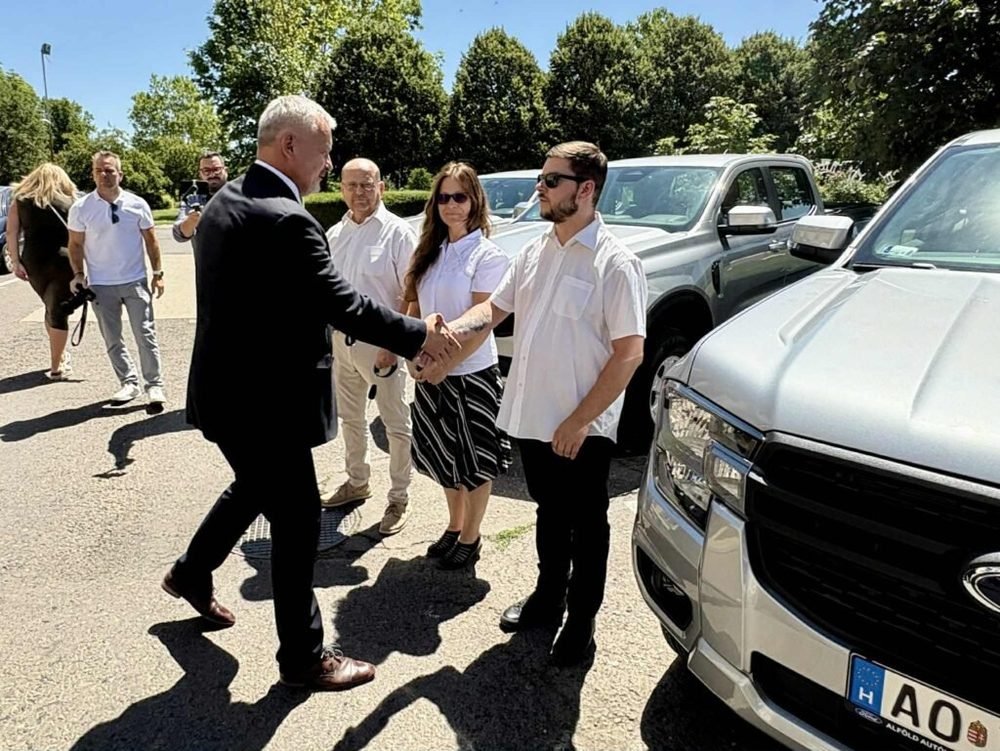 Terepjárók segítik a kormányhivatal munkáját
