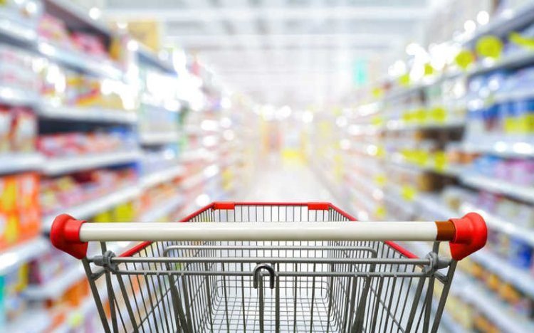 Árréskorlátozást vezetne be a kormány a háztartási cikkeket árusító boltokra