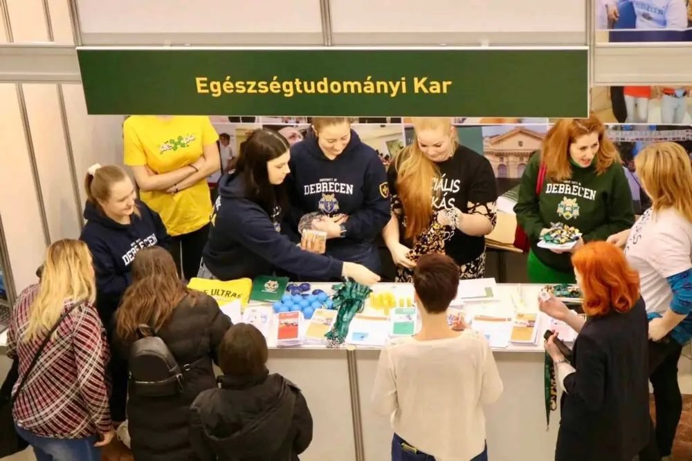 A Debreceni Egyetem kínálatával ismerkedtek