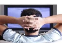 Így alakultak át a tévénézési szokások az elmúlt huszonöt évben