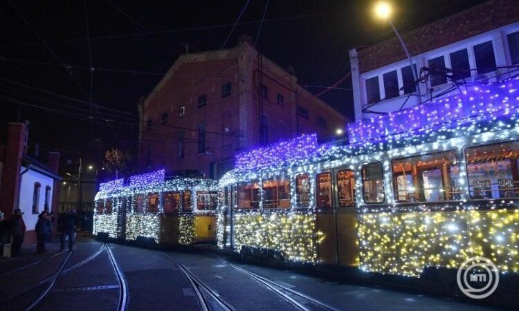 Advent – Elindult a BKV ünnepi fényflottája