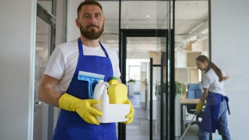 Nincsenek a rivaldafényben, pedig kellene: szakmák és munkák, amelyek nélkül tényleg megállna a világ!