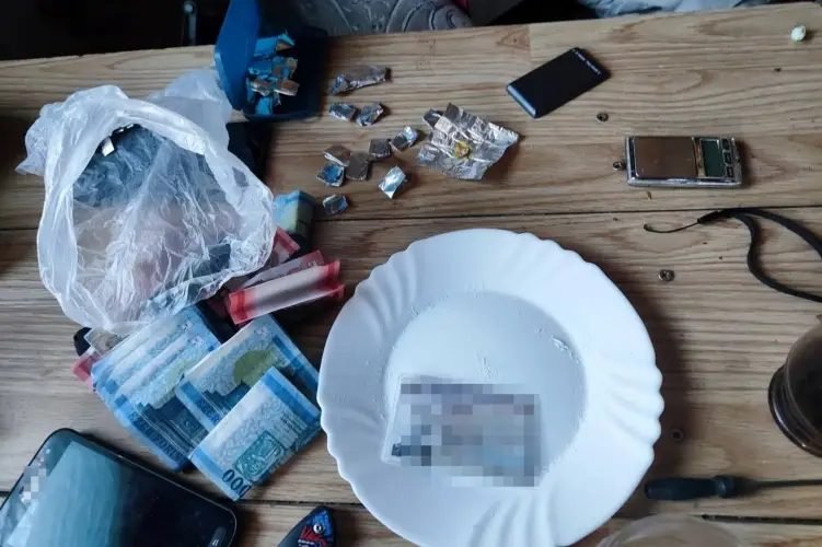 Jászladányi dílerek rendőrkézen