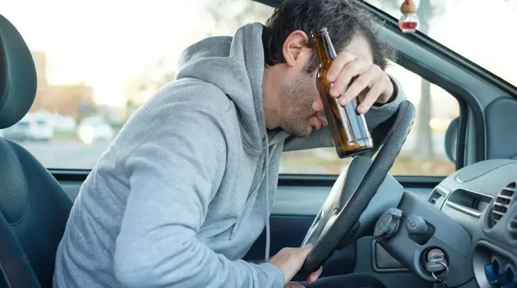 Bíróság elé állította az ügyészség a különös visszaeső, eltiltás hatálya alatt ittasan vezető férfit