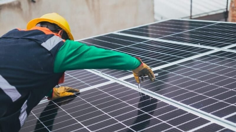 Energiaügyi Minisztérium: több mint 10 ezer kifizetésnél tart a Napenergia Plusz Program