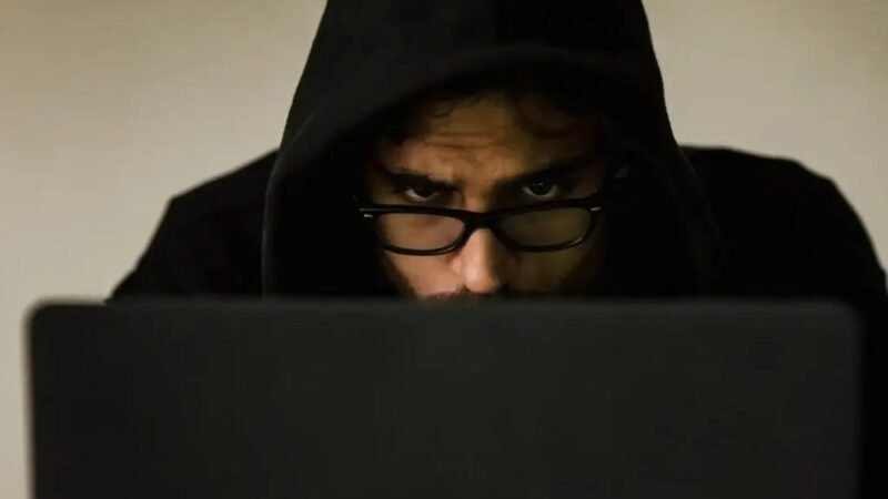 Nyáron sem pihennek az online csalók