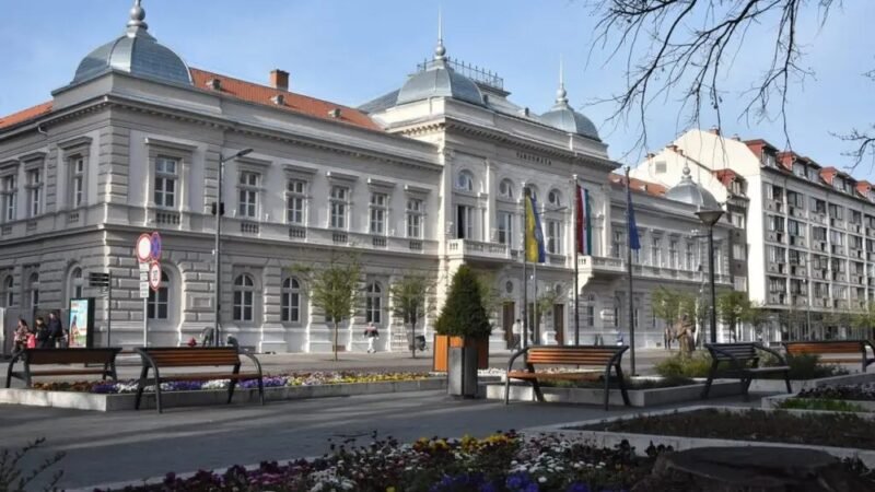Ismét zárva a Kossuth tér