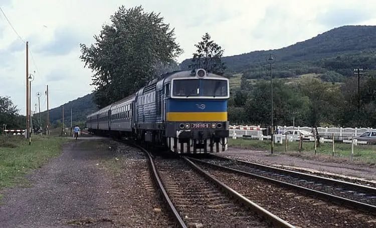 Mávinform: az ünnepi időszakban változik a vonatok és a buszok közlekedési rendje