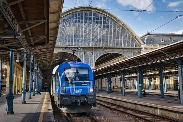 A téli szünetben is díjmentesen utazhatnak az alsó tagozatosok a MÁV-START, a GYSEV és a Volánbusz járatain