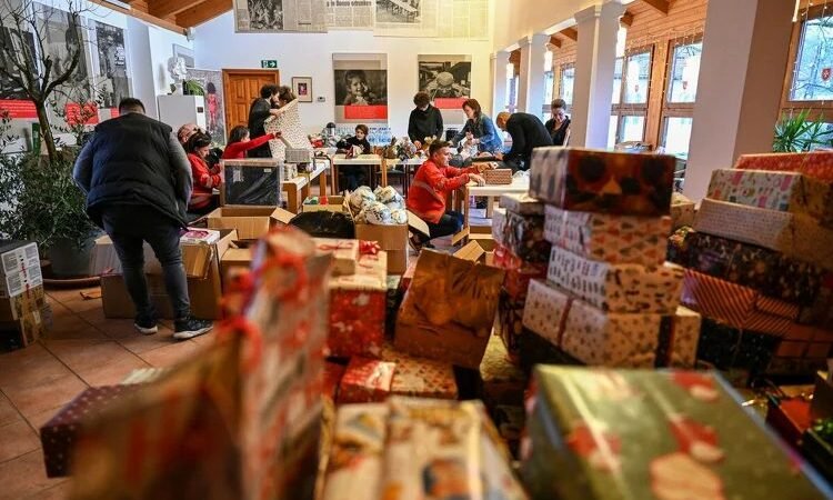 Több mint 2300 gyermek kapott ajándékot a Magyar Máltai Szeretetszolgálat akciójában