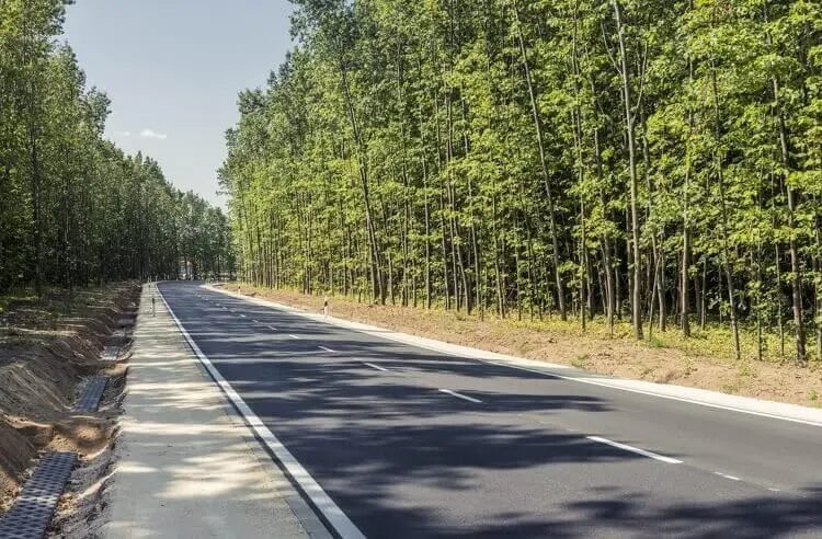 Új út és új ipari csarnok is épült Karcagon