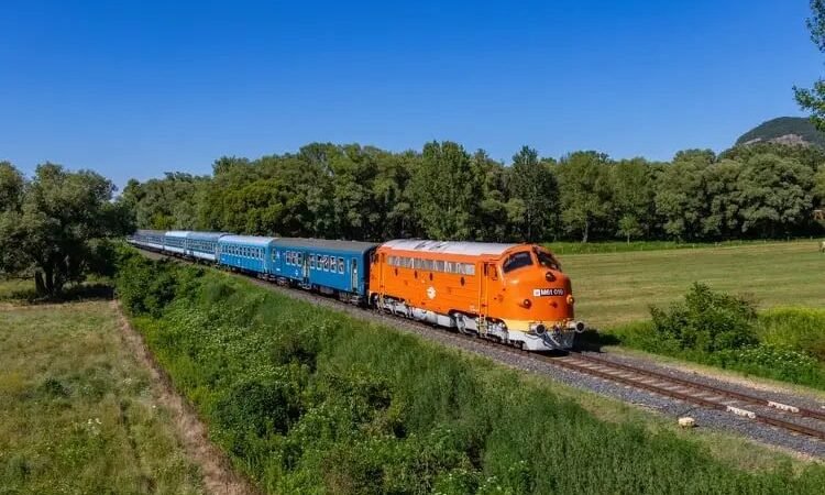 Retróhétvégét tart a MÁV-Volán-csoport a Balatonnál