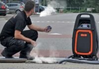 Füsttel ellenőrzik a csatornahálózatot a szakemberek